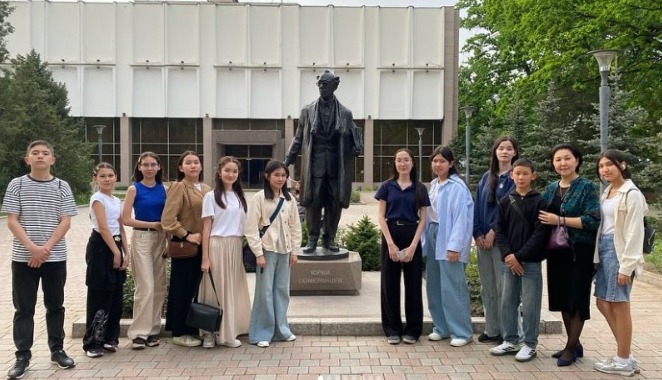 Біртұтас тәрбие бағдарламасы аясында – театрға сапар