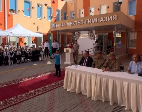 1 қыркүйек білім күні «Мектебім- мейірім мекені» тақырыбы аясында өткізілген салтанатты жиын